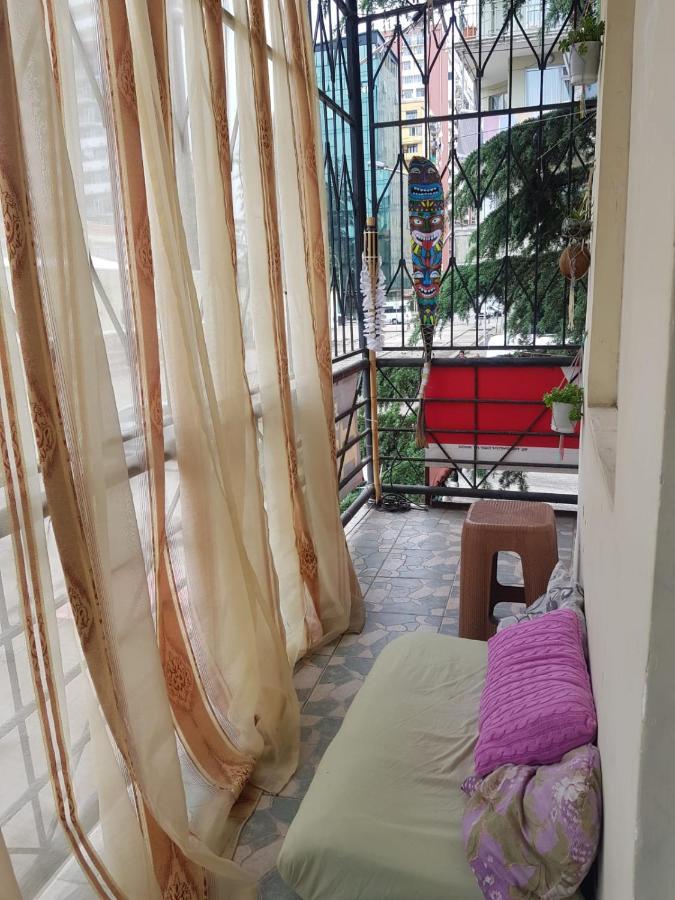Enjoy The Hostel Батуми Экстерьер фото