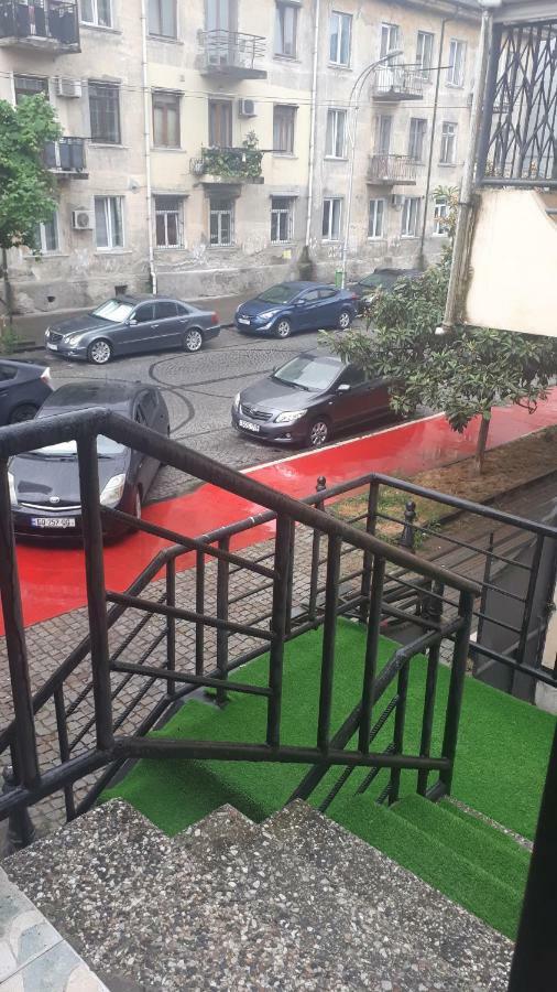Enjoy The Hostel Батуми Экстерьер фото